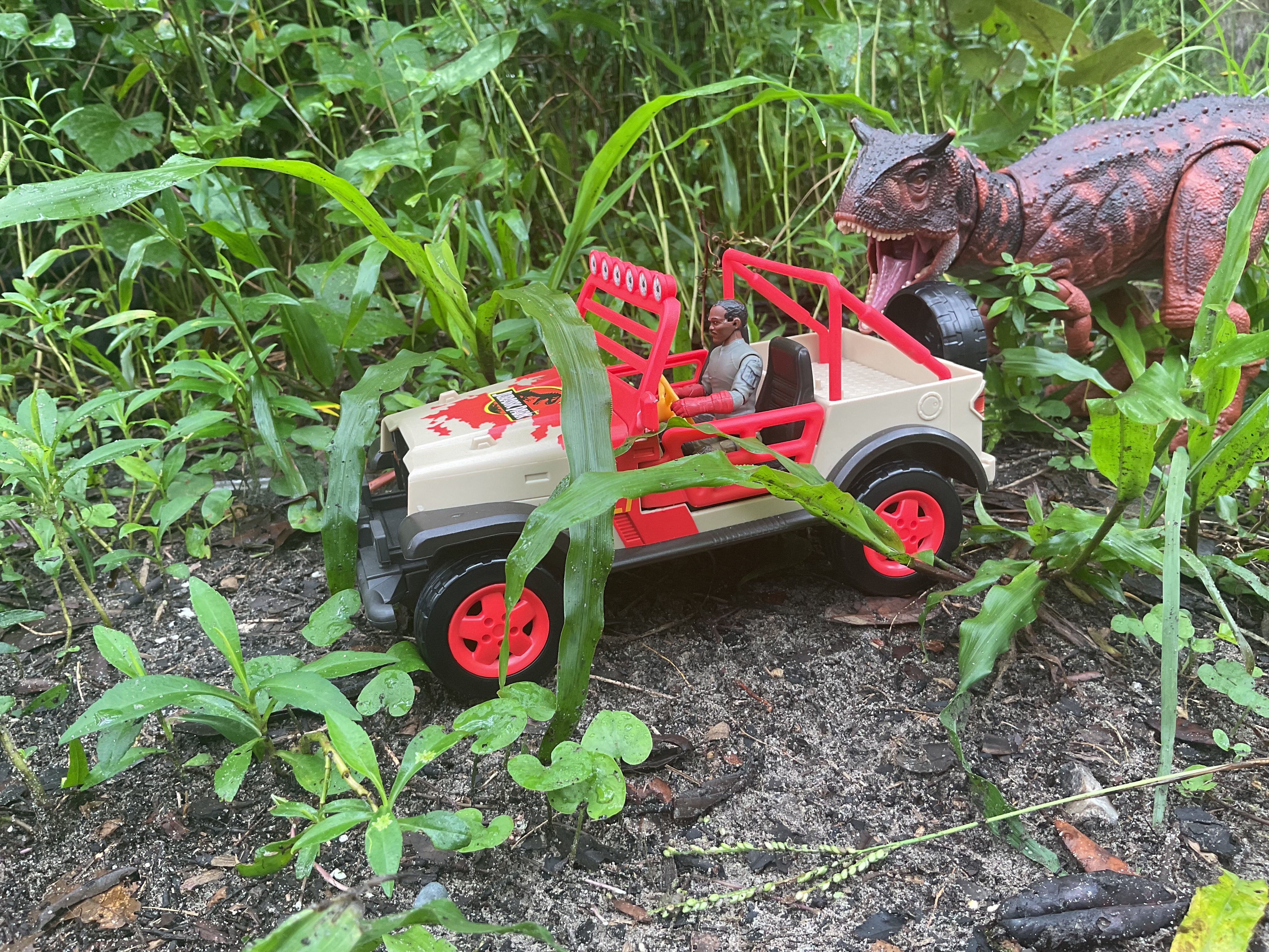 Carnotaurus figure
